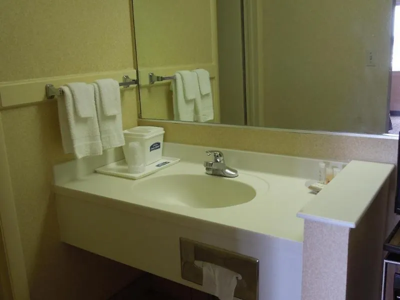 Howard Johnson By Wyndham Virginia Beach Motel