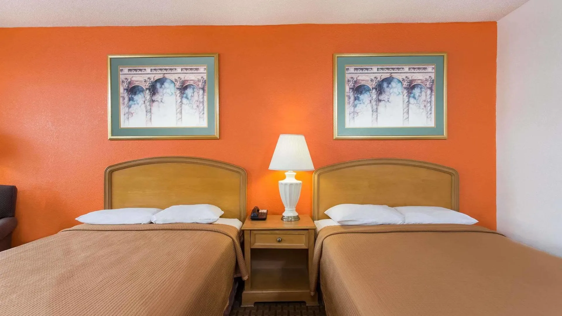 Howard Johnson By Wyndham Virginia Beach 2*,  United States