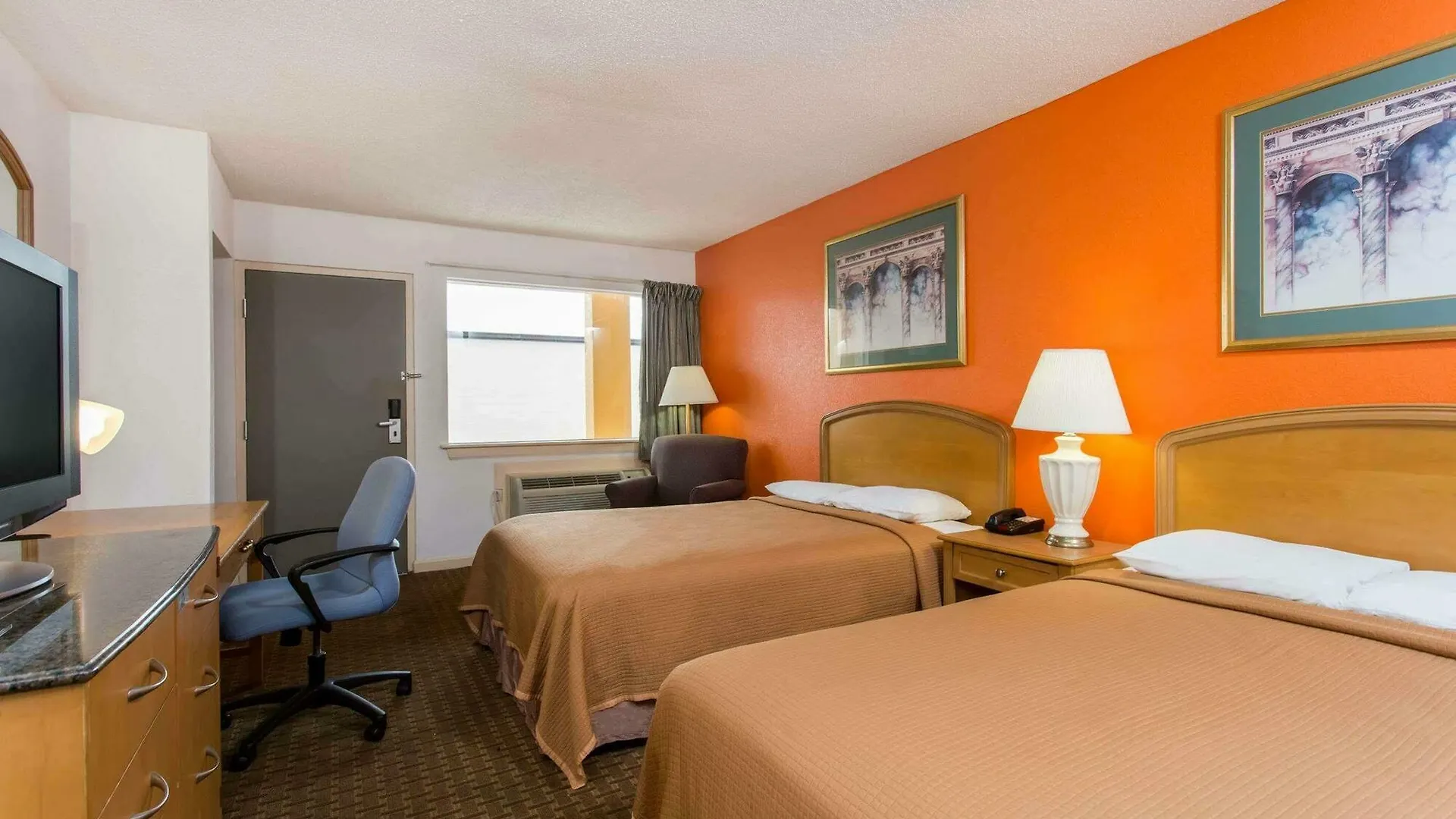 Howard Johnson By Wyndham Virginia Beach 2*,
