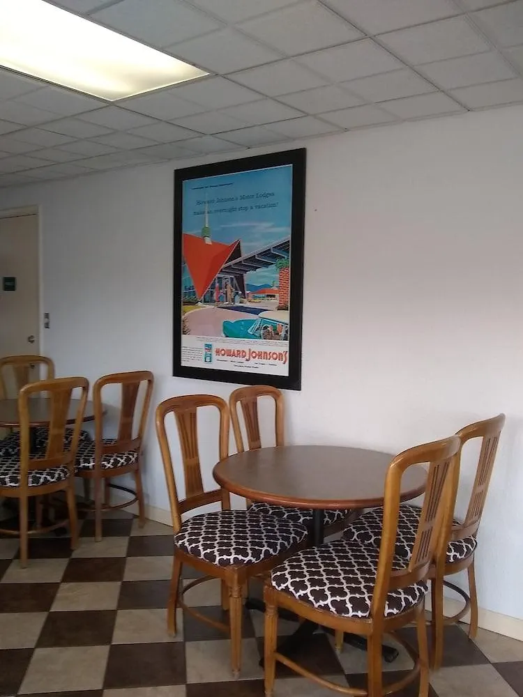 Howard Johnson By Wyndham Virginia Beach Motel