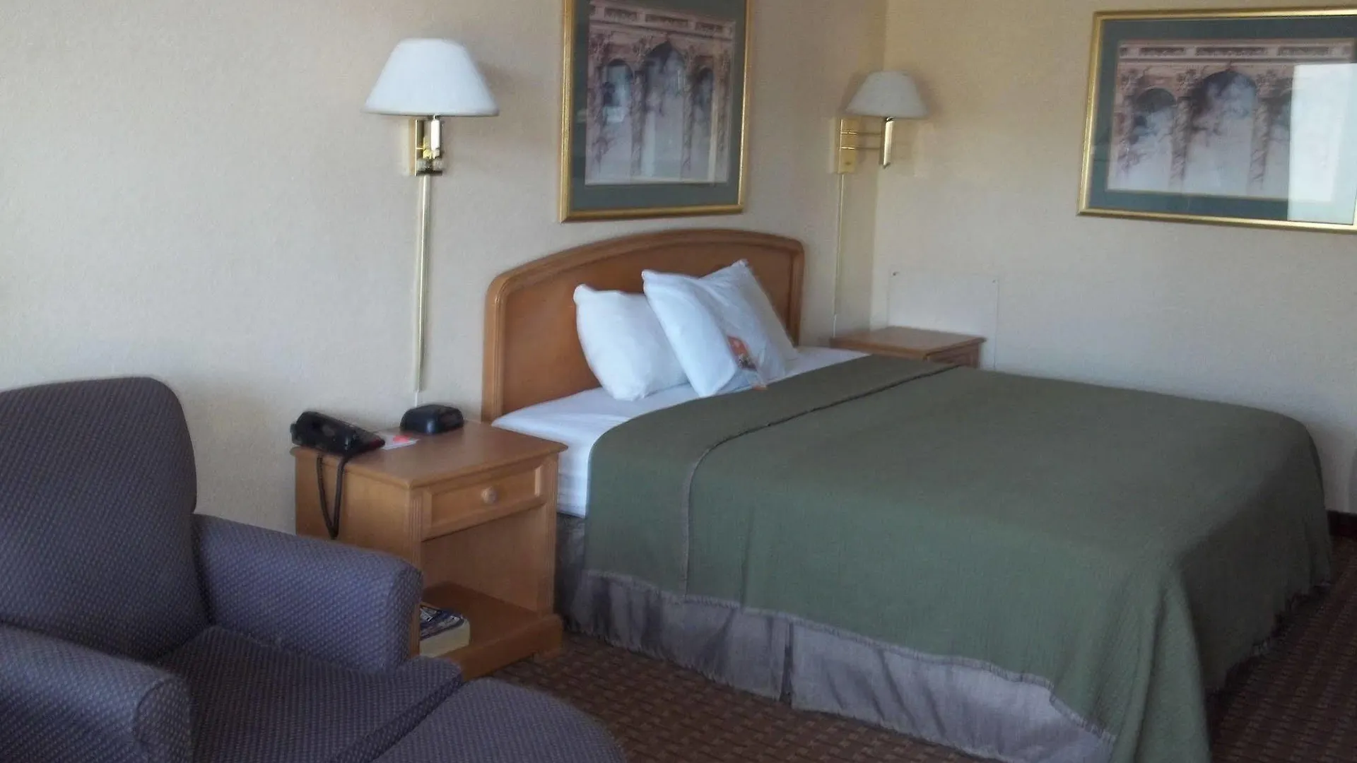Howard Johnson By Wyndham Virginia Beach Motel